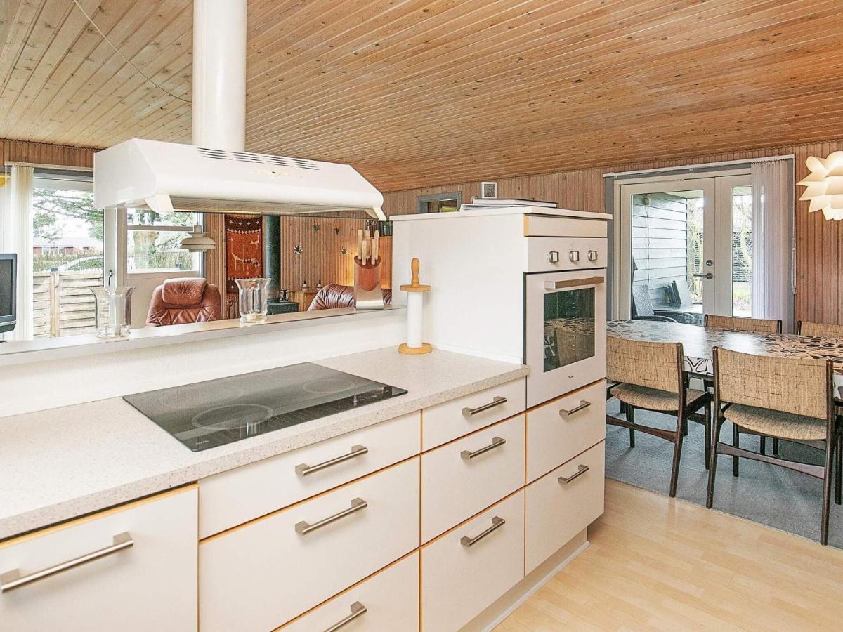 8 Person Holiday Home In Hesselager Экстерьер фото