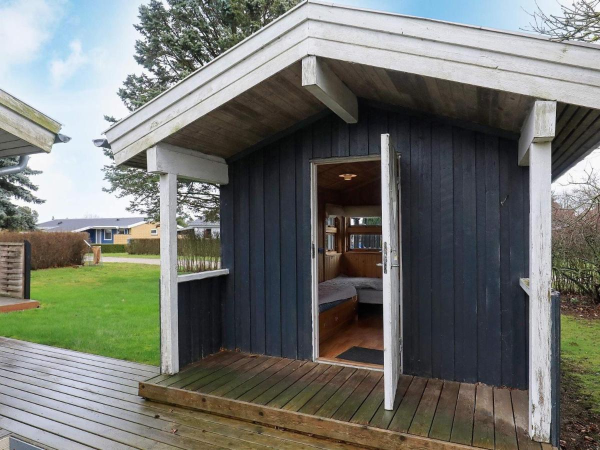 8 Person Holiday Home In Hesselager Экстерьер фото