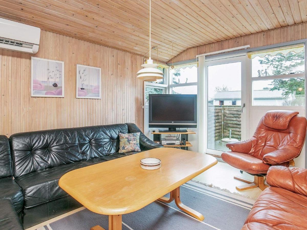 8 Person Holiday Home In Hesselager Экстерьер фото