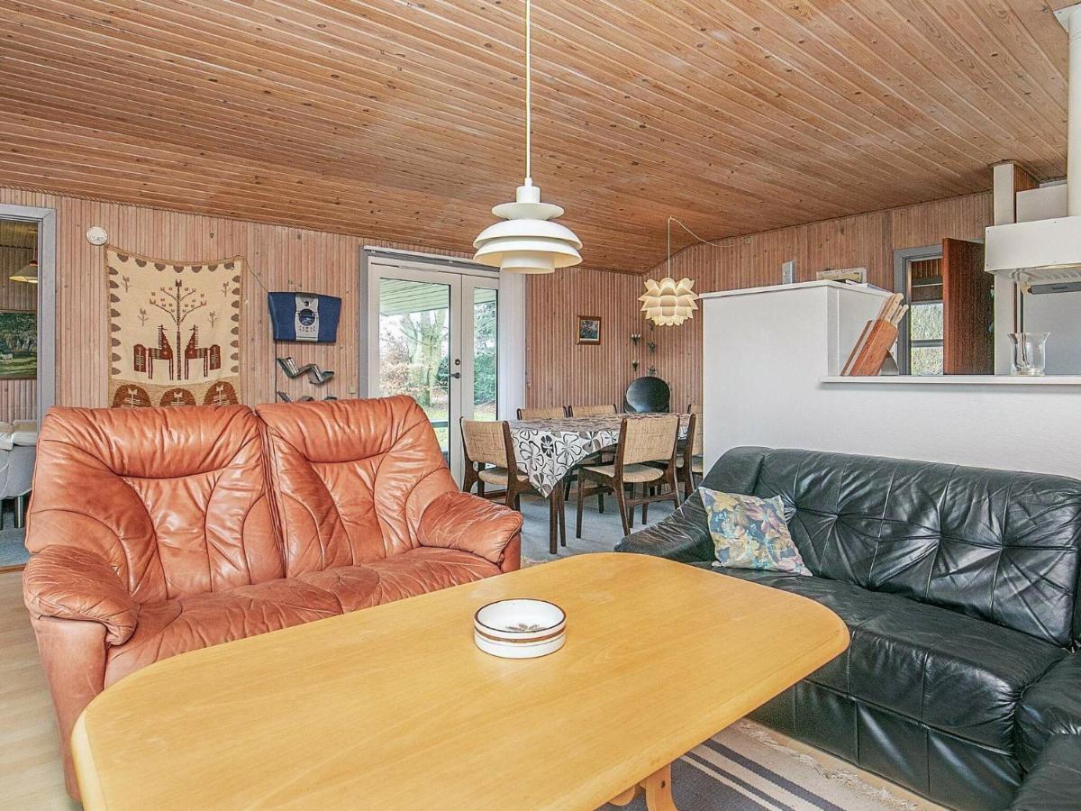 8 Person Holiday Home In Hesselager Экстерьер фото